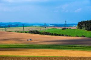 krajina traktor pole vysočina jihlavsko jan stojan © pentax